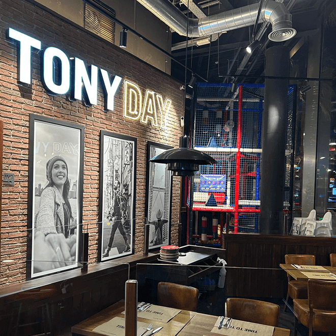TONY ROMA'S | C.C. OASIZ