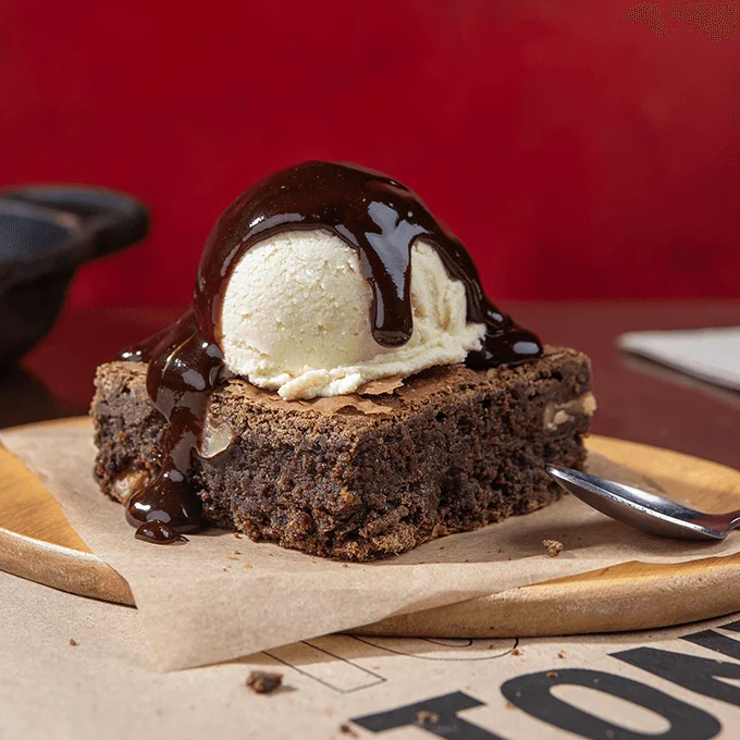 TONY ROMA'S: BROWNIE